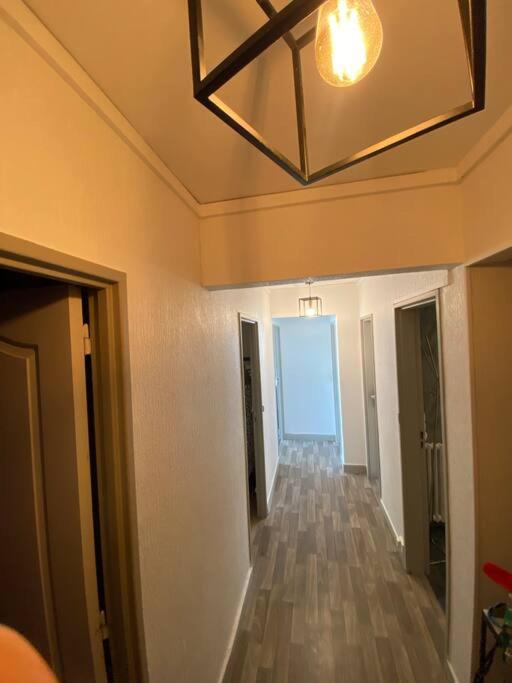 Appartement Familial Wifi Netflix Amazon Prime Saint-Cyr-l'Ecole Exterior foto